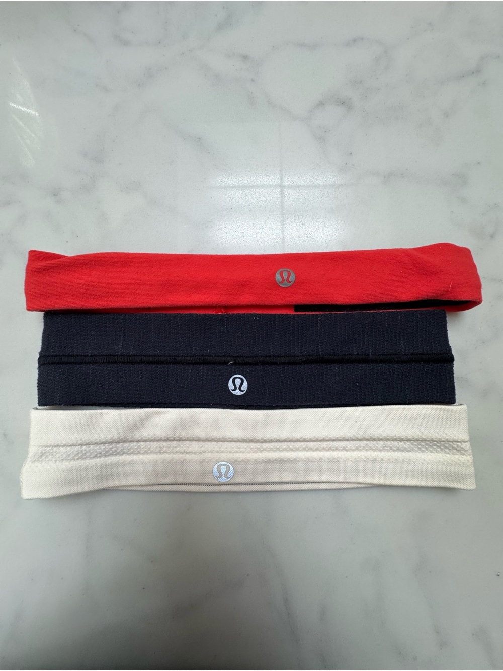 lululemon athletica Red, Black & Cream Stretch Headband Trio with bag